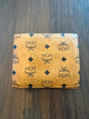 MCM Cognac Visetos Logo Bifold Card & Key Holder